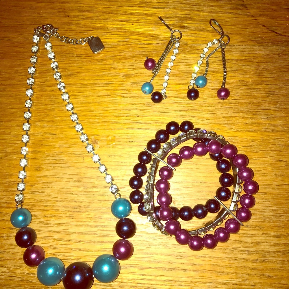 Nine West Necklace Set